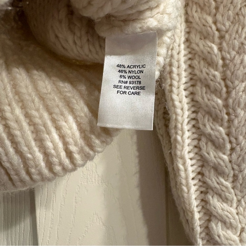 TRUTH BY REPUBLIC Cream Chunky Cable Knit Rose Sweater Size XL Cropped Cozy - Picture 3 of 5